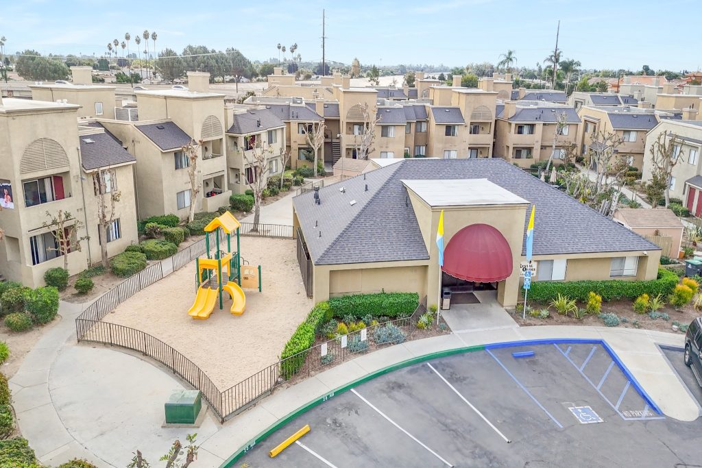 Bentley Parke Apartments Sells for $65.2 Million in Santa Ana