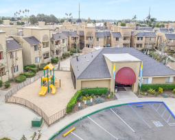 Bentley Parke Apartments Sells for $65.2 Million in Santa Ana